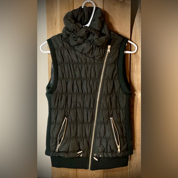 Ladies Vest - Picture 1 of 3
